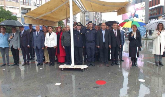 Balıkesir’de Muhtarlar  Günü yağmur altında kutlandı