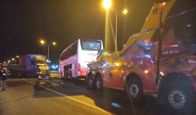 Bozüyük’te yolcu otobüsü kazası: 20 kişi hastanede