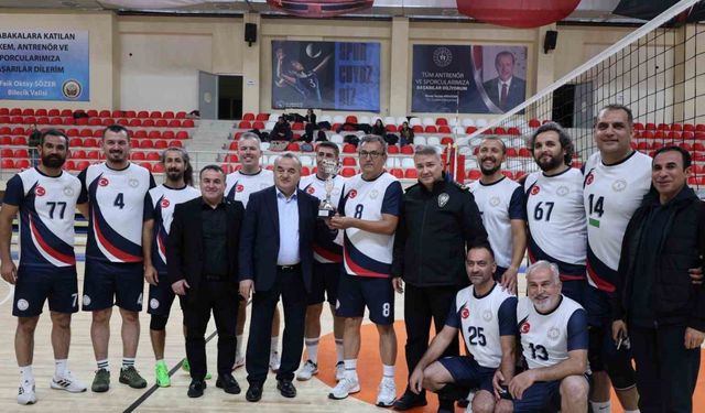 Bozüyük’ün voleybolcuları finallere yükseldi