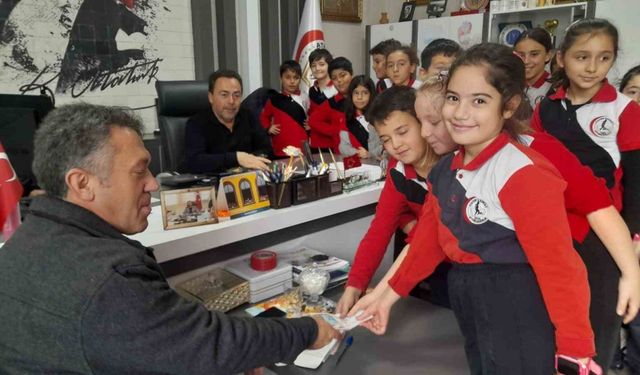 Gazze’ye umut oldular: Miniklerden örnek davranış