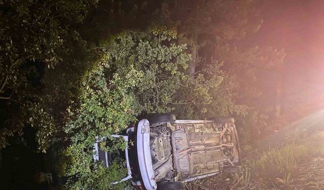 Kontrolden çıkan araç şarampole uçtu: 3 kişi yaralandı