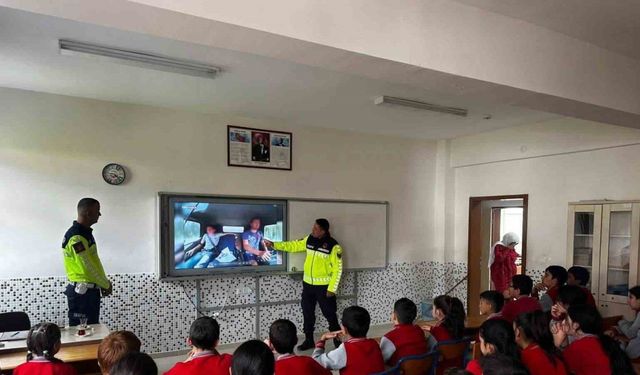 Okullarda Trafik Bilinci Artıyor: Güvenli Sürüş Anlatıldı
