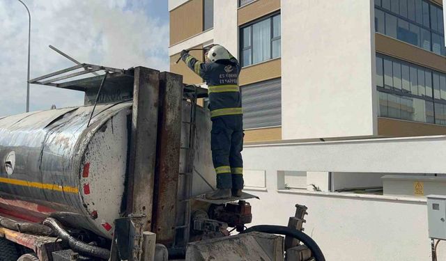 Sanayi Bölgesinde Panik: Zift Tankeri Alev Aldı