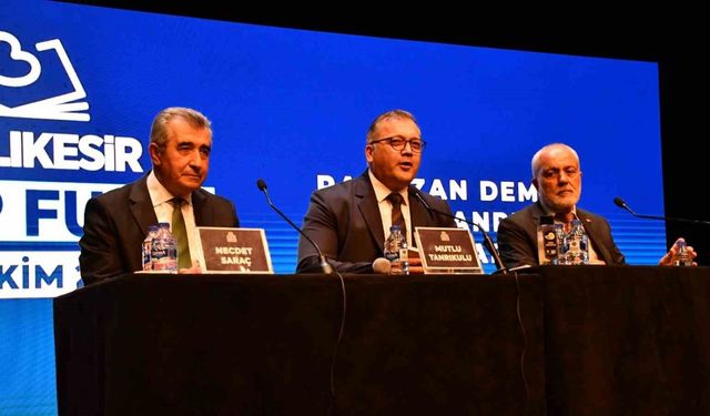 Siyaset ve edebiyat balıkesir’de sahnede