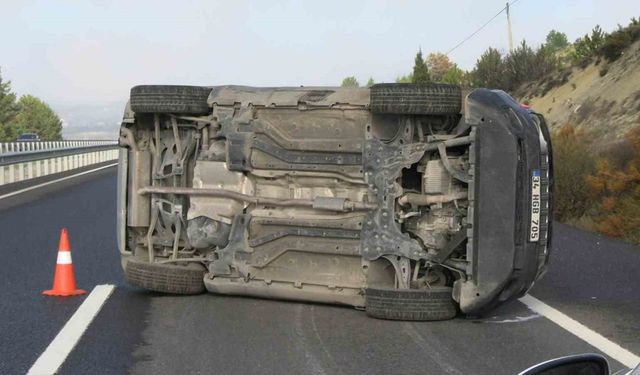 Tavşanlı–Kütahya yolunda dehşet! Otomobil yan yattı: 1 yaralı