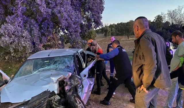 Traktörle Otomobil Çarpıştı, Karı Koca Hastanede