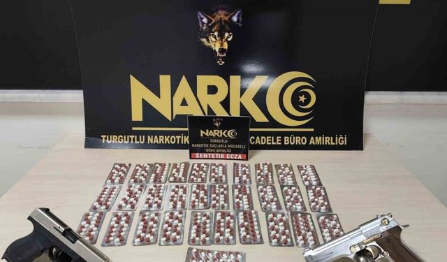 Turgutlu’da zehir tacirlerine darbe: 3 kişi tutuklandı