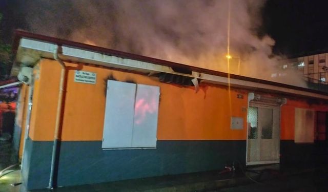 Altıntaş mahallesinde ortaokul yandı