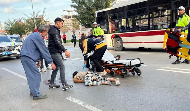 Otobüs, karşıya geçen kadını savurdu: 1 yaralı