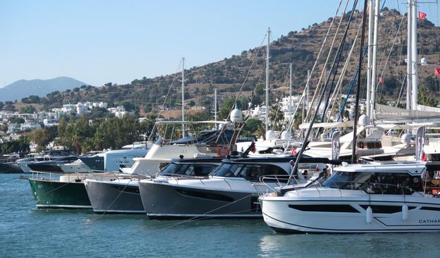 Milyon dolarlık yatlar turizm cennetinde buluştu