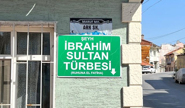 Kütahya'da Tarihi Türbe Bina Altında!  İbrahim Sultan Türbesi Gölgeye Gömüldü