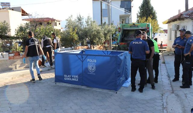 Çöp kamyonu yaşlı kadını ezdi