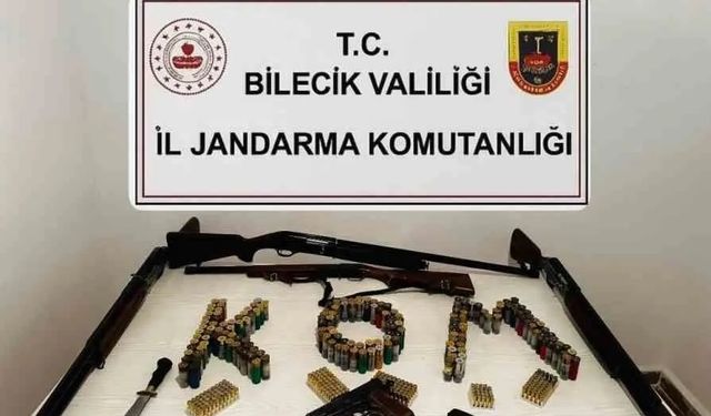 Polis baskınında çok sayıda silah bulundu