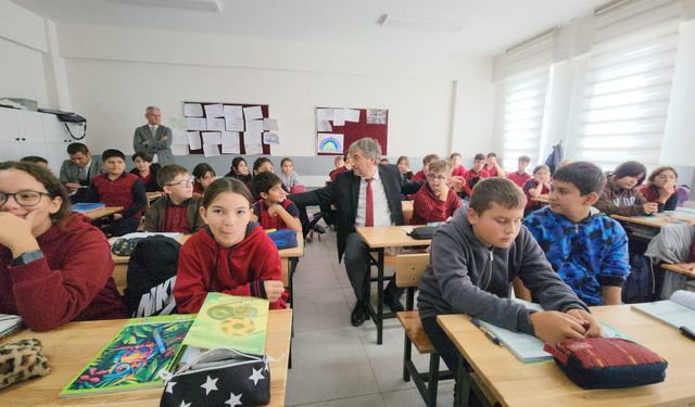 Atakent’te Öğrencilerle Sıcak Buluşma “Aile Bağınızı Koparmayın”