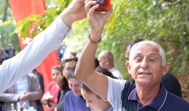 2 dakikada 1 kilo balı yedi, herkesin ağzı açık kaldı