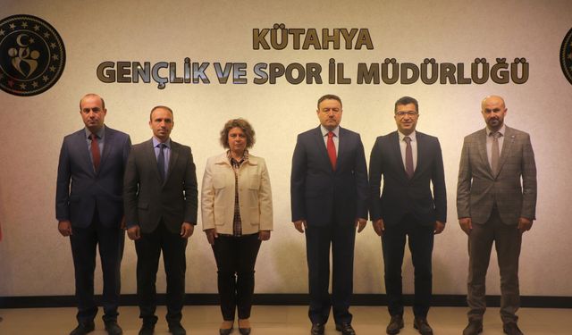 Kütahya Valisi Işın'dan, Gençlik ve Spor İl Müdürlüğü'ne ziyaret
