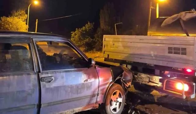 Yolda Can Pazarı: Otomobil Kazasında 2 Yaralı