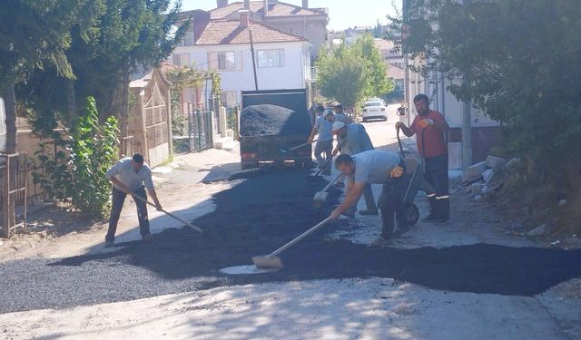 Gediz'de ulaşım güvenliği için yol çalışmaları başladı