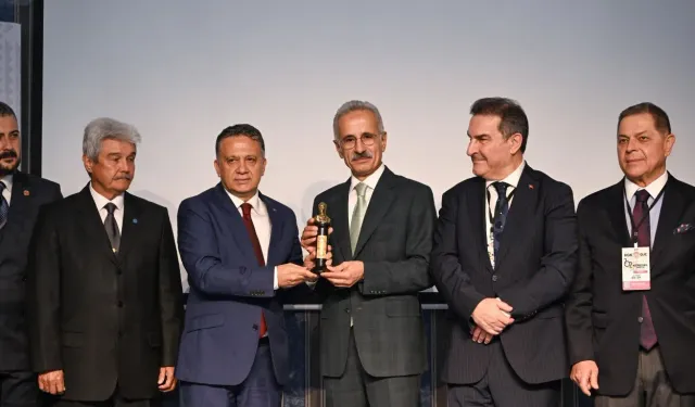 Basın Diplomasisinin Kalbi Alanya’da Attı: 5. Küresel Başarı Ödülleri Görkemli Törenle Sahiplerini Buldu