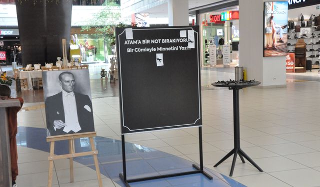 Sera AVM’de 7’den 70’e Herkes Atasına Bir Not Bıraktı!