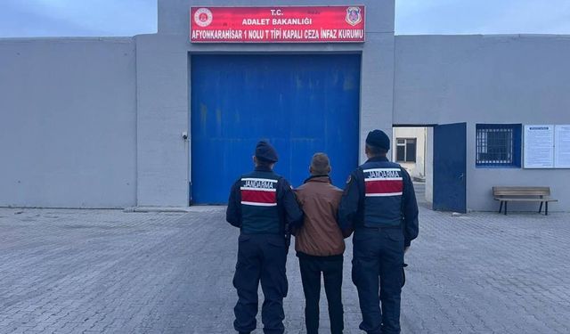 Jandarma çeşitli suçlardan aranan 43 kişiyi yakaladı