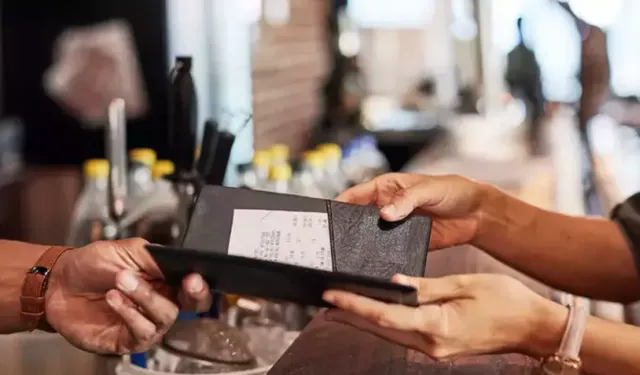 Bakanlık Harekete Geçti: Zorunlu Bahşiş ve Servis Ücreti Dönemi Sona Eriyor!