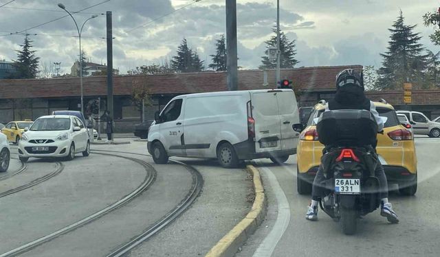 Kolay Yolu Seçti, Trafiği Tehlikeye Attı