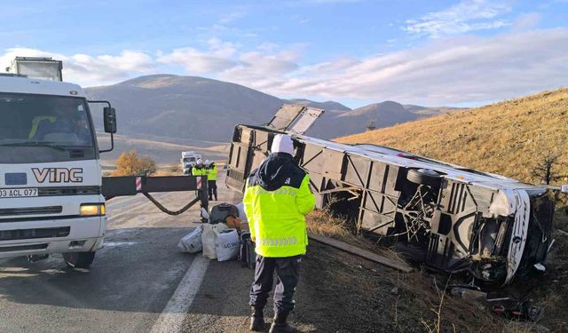 Komşuda Feci Kaza! 2 Ölü 21 Yaralı var