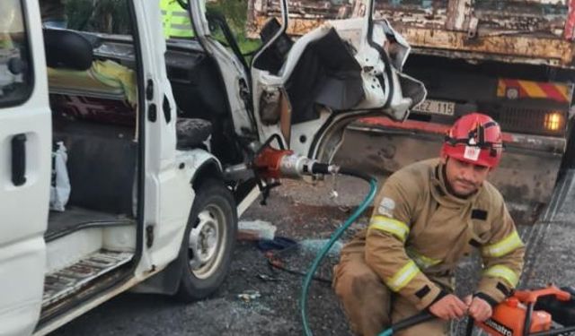 Trafik ışıklarında kanlı kaza: 6 yaralı