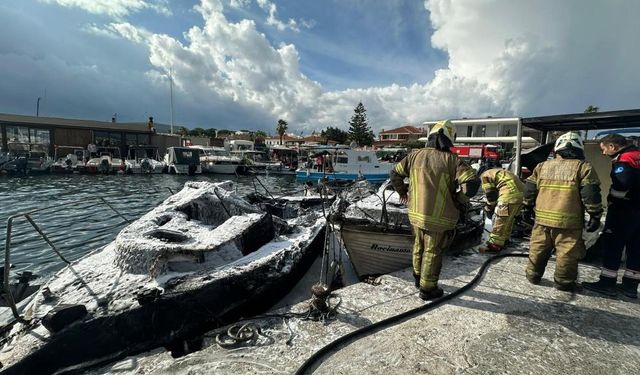 Plajda 7 özel tekne alev alev yandı