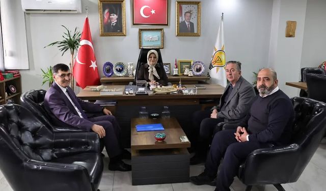 Belediye Başkanı Kahveci, Ak Parti Kütahya İl Başkanlığı'nı ziyaret etti