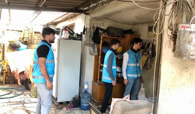 Gençler, ihtiyaç sahiplerine yemek ulaştırmak için seferber oldu