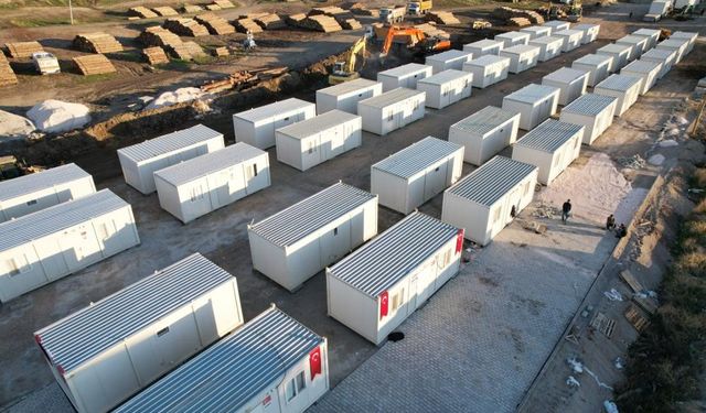 Deprem bölgesinde konteynerlar teslime hazırlanıyor