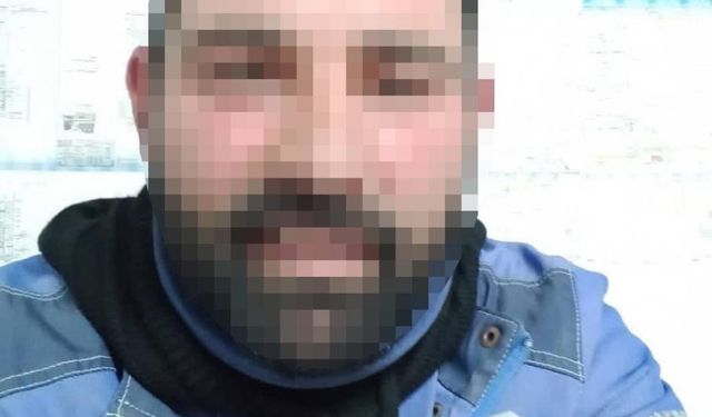 Dört çocuğuna işkence edip kameraya aldı