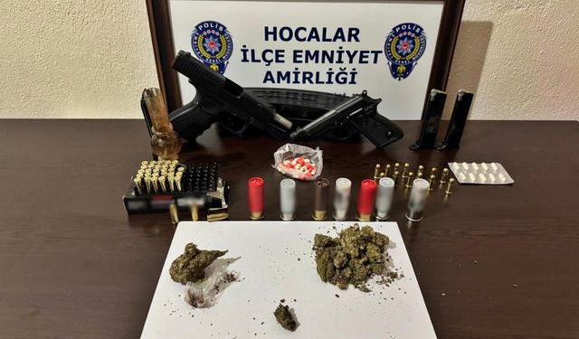 Saksıda kenevir yetiştirirken yakayı ele verdiler