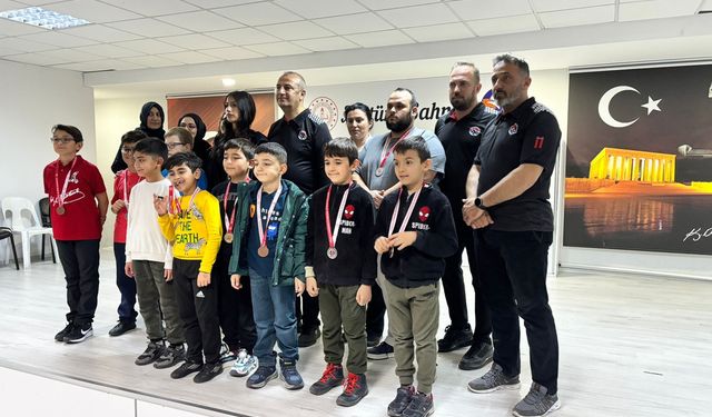 Tavşanlılı sporcu, satranç turnuvasında üçüncü oldu