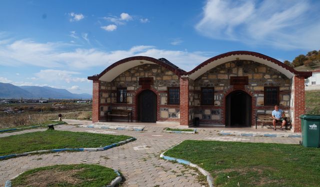 Simav’da Şifa Ayaktan Başlıyor! Ayak Banyosu Hamamı Türkiye’de Eşi Benzeri Yok