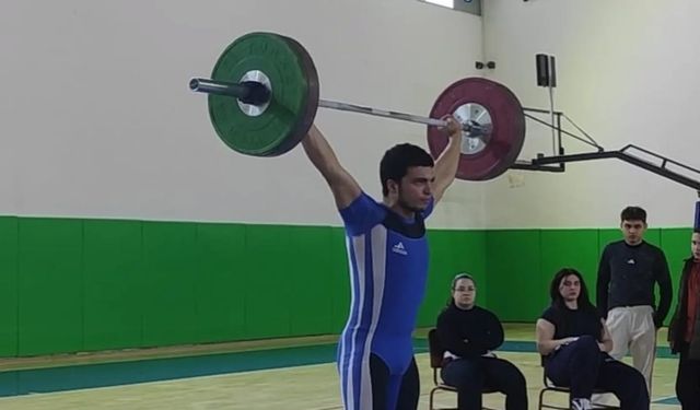 Genç Halterciler Kütahya’yı Uçurdu: Ege Kupası’ndan Kupayla Döndüler