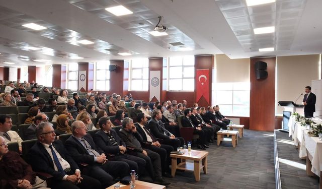 Kütahya Sağlıkta İddiasını Büyütüyor! Kütahya’nın Başarılı Tıpçıları Aynı Masada