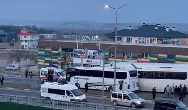 Kütahya’da Can Pazarı! Servis, TIR ve Otobüs Çarpıştı: 3 İşçi Yaralı