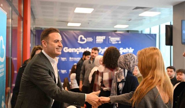 155 Bin Kişilik Kitap Fuarı Gururu: Başkan Akın Gençlerle Paylaştı