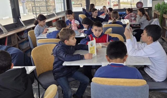 Altıntaş’ta Kitap Okuma Etkinliğine Yoğun İlgi