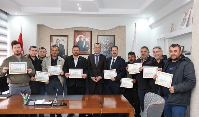 Ana Arı Yetiştiriciliğinde Yeni Dönem: Bilecik’te 33 Arıcı Sertifikalı Üretici Oldu