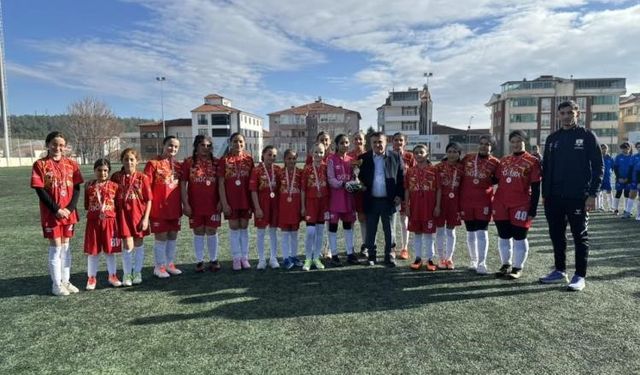 Bilecik’te Yıldız Kızlar Futbolunda Şampiyonlar Belli Oldu