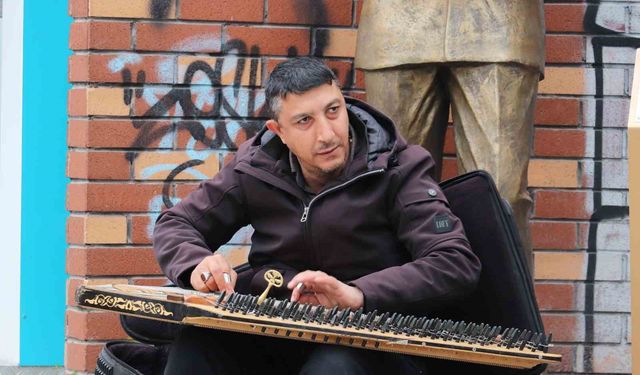 Buz Gibi Havada Kanun Ziyafeti: Sanatçı Görenleri Şaşırttı