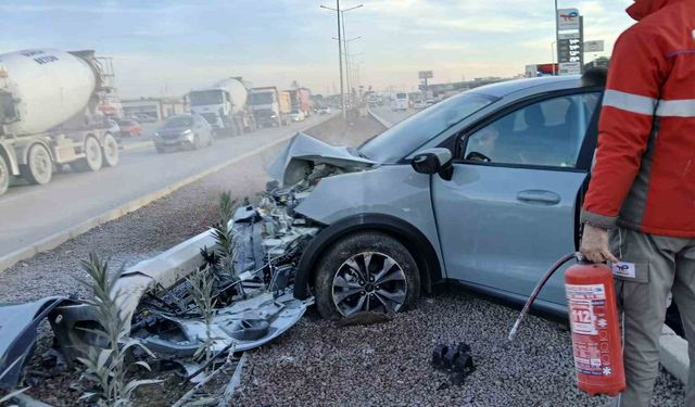 Feci Kazada Araç Hurdaya Döndü, Sürücü Mucizeyi Yaşadı