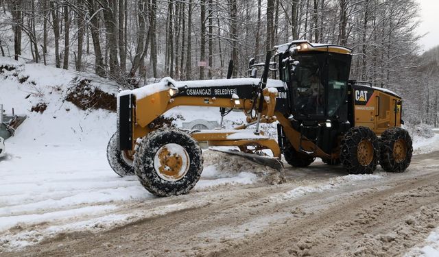 Karla kapanan yollar için Osmangazi’de hızlı müdahale