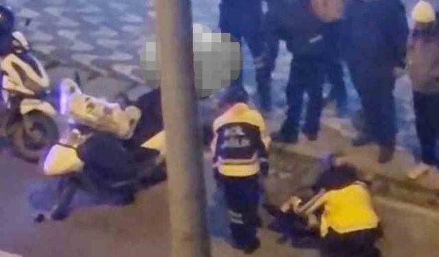 Kontrolü Kaybetti, Yere Düştü: Kurye Ambulansla Hastaneye Götürüldü