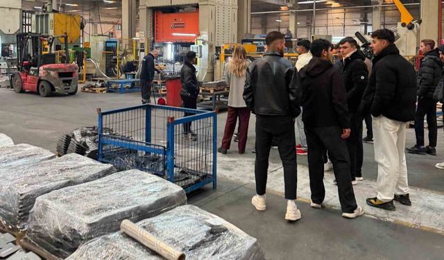 Meslek Liseliler Fabrikalarda Deneyim Kazanıyor