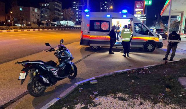 Motorlu bisiklet ve otomobil çarpıştı: 1 yaralı